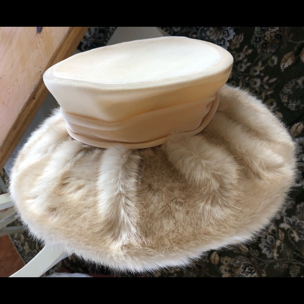 Fancy Peter Bettley hat with faux fur!